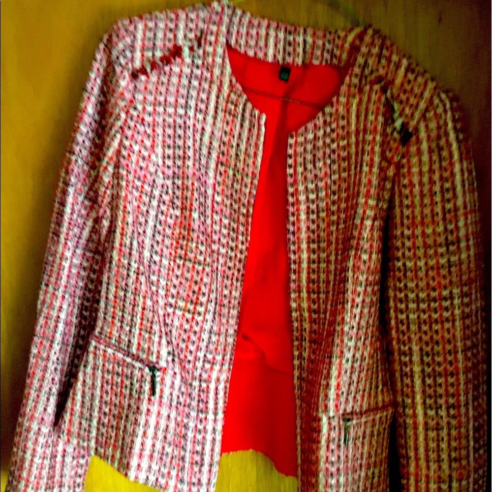 Black house white market blazer